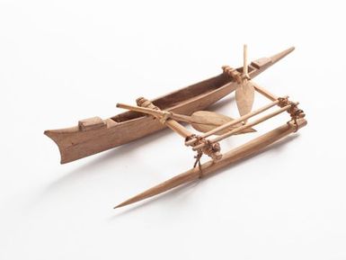 Model paopao (dugout outrigger canoe)