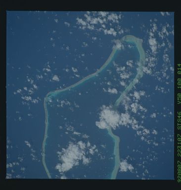 S46-100-014 - STS-046 - Earth observations from the shuttle orbiter Atlantis during STS-46