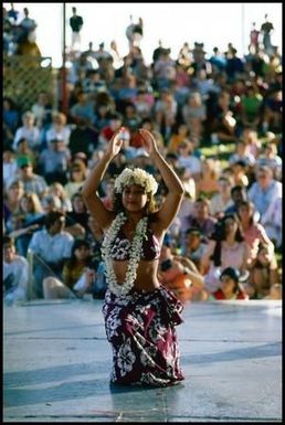 [Hawaiian Dancer]