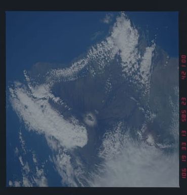 51D-42-100 - STS-51D - STS-51D earth observations