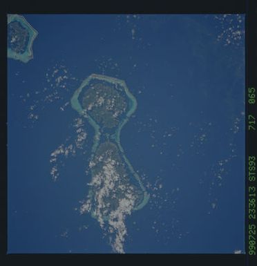 STS093-717-065 - STS-093 - Earth observations of Bora-Bora's coral reefs taken during STS-93 mission