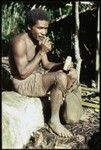 Maenaa'adi of Furisi'ina chewing betelnut