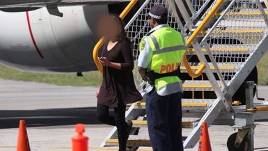 Asylum Seeker Resource Centre claims unaccompanied girl sent to Nauru