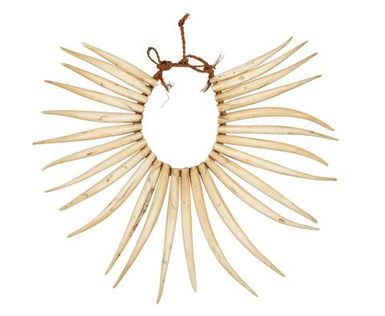 Wasekaseka (sperm whale tooth necklace)