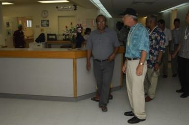 [Assignment: 48-DPA-SOI_K_Kwajalein_6-11-07] Pacific Islands Tour: Visit of Secretary Dirk Kempthorne [and aides] to Kwajalein Atoll, of the Republic of Marshall Islands [48-DPA-SOI_K_Kwajalein_6-11-07__DI14348.JPG]