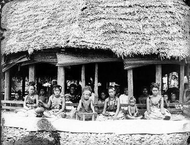 Leone girls making Kava