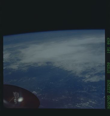 STS050-101-069 - STS-050 - STS-50 earth observations