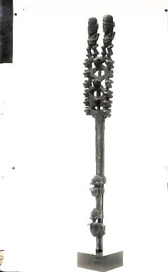 Photo of 2 male figures carved on wooden cane (X33)