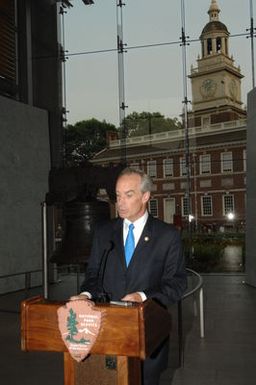 [Assignment: 48-DPA-07-13-08_SOI_K_Philly_Rec] Reception at Independence National Historical Park for attendees at the National Governors Association Centennial Meeting in Philadelphia, Pennsylvania. Secretary Dirk Kempthorne [and Independence National Historical Park Deputy Superintendent Darla Sidles delivered official remarks; and the Secretary conversed with fellow NGA attendees, among them Pennsylvanina Governor Edward Rendell, Vermont Governor James Douglas, Wyoming Governor Dave Freudenthal, Guam Governor Felix Camacho, former Tennessee Governor Don Sundquist, and former Michigan Governor John Engler.] [48-DPA-07-13-08_SOI_K_Philly_Rec_IOD_9314.JPG]