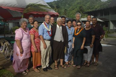 [Assignment: 48-DPA-SOI_K_Amer_Sam] Pacific Islands Tour: Visit of Secretary Dirk Kemmpthorne [and aides] to American Samoa, U.S. Territory [48-DPA-SOI_K_Amer_Sam__DI15607.JPG]