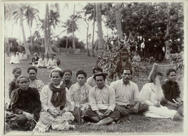 A group of Tongan men and women