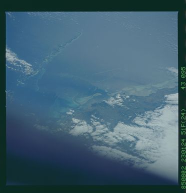 51F-43-095 - STS-51F - 51F earth observations