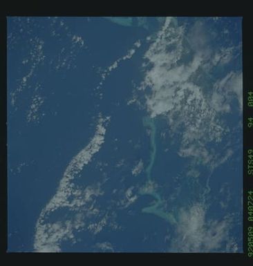 S49-94-004 - STS-049 - Earth observations taken during STS-49 mission