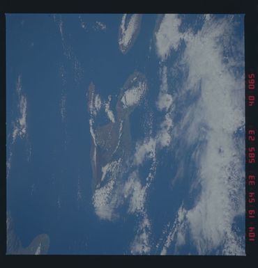 51D-40-065 - STS-51D - STS-51D earth observations