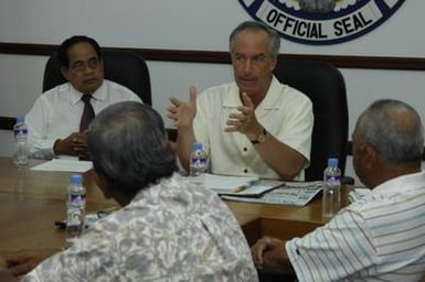 [Assignment: 48-DPA-SOI_K_Saipan_6-5-07] Pacific Islands Tour: Visit of Secretary Dirk Kempthorne [and aides] to Saipan Island, of the Commonwealth of the Northern Mariana Islands [48-DPA-SOI_K_Saipan_6-5-07__DI10598.JPG]