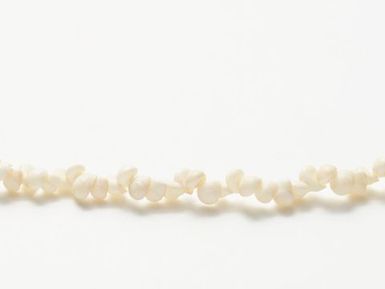 ei (shell necklace)