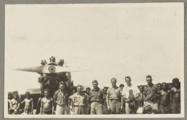 Members of the exploration party and two aeroplane pilots, Hagen Landing Ground [Central New Guinea], 1933