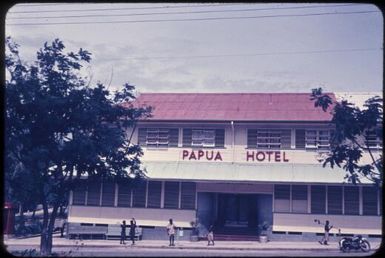 Papua Hotel, Port Moresby, 1955 or 1956 / Tom Meigan