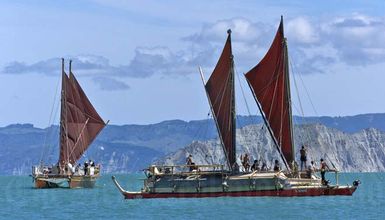 Te Au-o-Tonga and Te Aurere off the East Coast, 2000