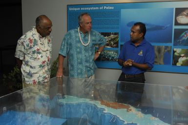 [Assignment: 48-DPA-SOI_K_Palau_6-7-9-07] Pacific Islands Tour: Visit of Secretary Dirk Kempthorne [and aides] to Palau Islands, Republic of Palau [48-DPA-SOI_K_Palau_6-7-9-07__DI12980.JPG]