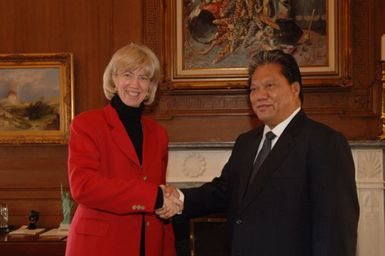 Visit of Marshall Islands President Kessai Note, right, to Department of Interior headquarters for discussions with Secretary Gale Norton on U.S. programs related to the long-range impact of mid-20th Century nuclear testing in the Marshall Islands vicinity