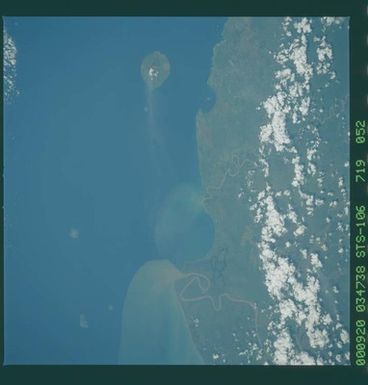 STS106-719-052 - STS-106 - ``Manam Island, Papua New Guinea taken from Atlantis during STS-106``