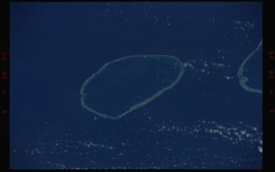 STS050-11-019 - STS-050 - Earth observation scenes of Tikahau and Rangiroa Atolls, Tuamotu Archipelago.