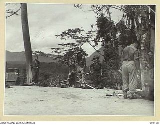 NUMA NUMA TRAIL, BOUGAINVILLE. 1945-04-23. OFFICERS FROM HEADQUARTERS 2 CORPS AND 23 INFANTRY BRIGADE