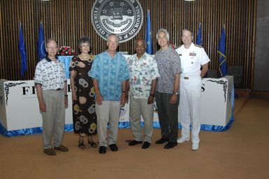 [Assignment: 48-DPA-SOI_K_Pohnpei_6-10-11-07] Pacific Islands Tour: Visit of Secretary Dirk Kempthorne [and aides] to Pohnpei Island, of the Federated States of Micronesia [48-DPA-SOI_K_Pohnpei_6-10-11-07__DI13680.JPG]