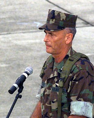 Lieutenant General Hailston, Marine Forces Pacific Commanding General, gives a speach during his Marine Forces Pacific change of command ceremony at Kaneohe Bay, Marine Corp Base Hawaii