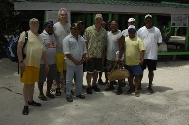 [Assignment: 48-DPA-SOI_K_Palau_6-7-9-07] Pacific Islands Tour: Visit of Secretary Dirk Kempthorne [and aides] to Palau Islands, Republic of Palau [48-DPA-SOI_K_Palau_6-7-9-07__DI12754.JPG]