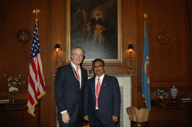 [Assignment: 48-DPA-02-25-08_SOI_K_Pres_Palau] Secretary Dirk Kempthorne [meeting at Main Interior] with government delegation from the Republic of Palau, [led by Palau President Tommy Remengesau. Secretary Kempthorne and President Remengesau discussed, among other subjects, the possibility of creating a National Heritage Area on the Palau island of Peleliu, along with the upcoming Review of the Palau-U.S. Compact of Free Association.] [48-DPA-02-25-08_SOI_K_Pres_Palau_IOD_1134.JPG]