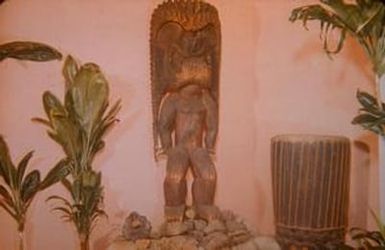 [Unidentified temple god in Bernice Pauahi Bishop Museum, United States]