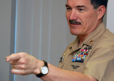 US Navy (USN) MASTER CHIEF PETTY Officer of the Navy (MCPON) Terry Scott, speaks to Enlisted Sailors at Commander, Navy Region Hawaii, during an All-Hands Call conducted during his visit at Pearl Harbor, Hawaii (HI)