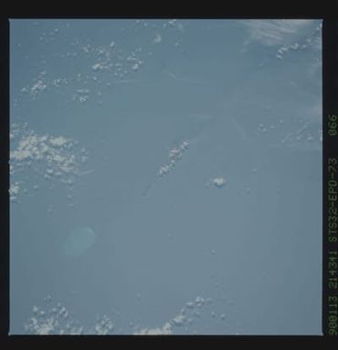 S32-73-066 - STS-032 - STS-32 earth observations