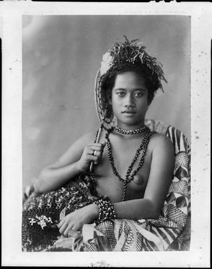 Young Samoan woman with necklace
