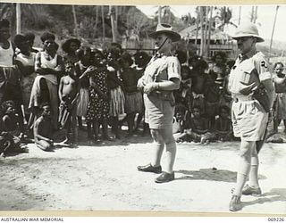 NEW GUINEA. 1942. PPI. MAJOR GENERAL B.M. MORRIS, DSO, COMMANDING OFFICER, NEW GUINEA LINES OF COMMUNICATION AREA AND THE AUSTRALIAN AND NEW GUINEA ADMINISTRATIVE UNIT (1), ACCOMPANIED BY PX134 ..