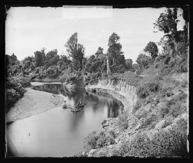 Makakahi River looking north