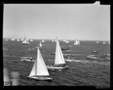 Yacht race--Honolulu, 1955