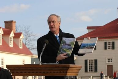 [Assignment: 48-DPA-01-12-09_SOI_K_Mt_Vernon] Visit of Secretary Dirk Kempthorne to Mount Vernon Estate and Gardens, Mount Vernon, Virginia, [for touring and announcement of the U.S. nomination of the George Washington home, along with the Papahanaumokuakea Marine National Monument in Hawaii, for inclusion on the United Nations Educational, Scientific, and Cultural Organization's (UNESCO's) World Heritage List. Joining Secretary Kempthorne for the announcement was James Rees, Executive Director of the Mount Vernon Estate and Gardens.] [48-DPA-01-12-09_SOI_K_Mt_Vernon_DOI_5722.JPG]