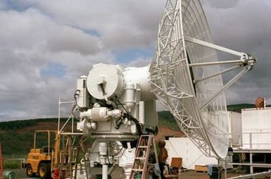 An MPS-25 radar antenna is installed at the Pacific Missile Range Facility at Kauai