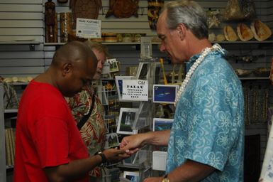 [Assignment: 48-DPA-SOI_K_Palau_6-7-9-07] Pacific Islands Tour: Visit of Secretary Dirk Kempthorne [and aides] to Palau Islands, Republic of Palau [48-DPA-SOI_K_Palau_6-7-9-07__DI13047.JPG]