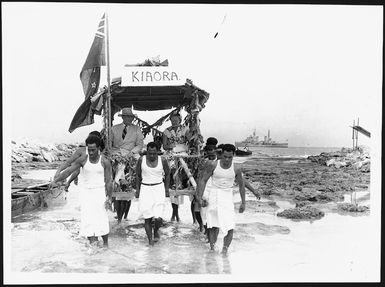Lord and Lady Cobham arriving at Atafu Island, Tokelau
