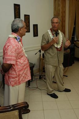 [Assignment: 48-DPA-SOI_K_Amer_Sam] Pacific Islands Tour: Visit of Secretary Dirk Kemmpthorne [and aides] to American Samoa, U.S. Territory [48-DPA-SOI_K_Amer_Sam__DI15476.JPG]