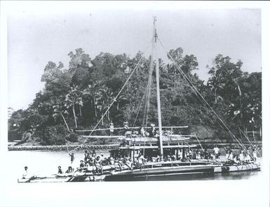 Cakobau's canoe at Levuka