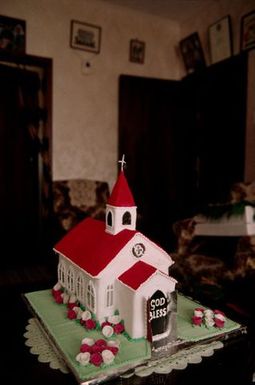 Cake for King Taufa'ahau Tupou IV (cake represents church demolished to make way for new church, Grey Lynn)
