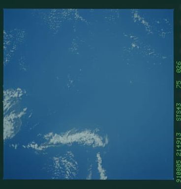 S43-75-026 - STS-043 - STS-43 earth observations