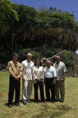 [Assignment: 48-DPA-SOI_K_Saipan_6-5-07] Pacific Islands Tour: Visit of Secretary Dirk Kempthorne [and aides] to Saipan Island, of the Commonwealth of the Northern Mariana Islands [48-DPA-SOI_K_Saipan_6-5-07__DI10693.JPG]