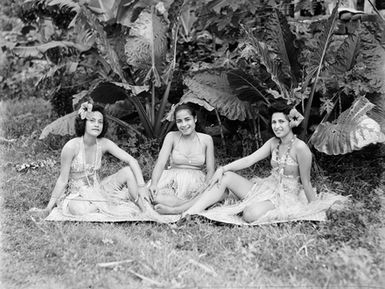 [Portrait of three Pacific Island women]