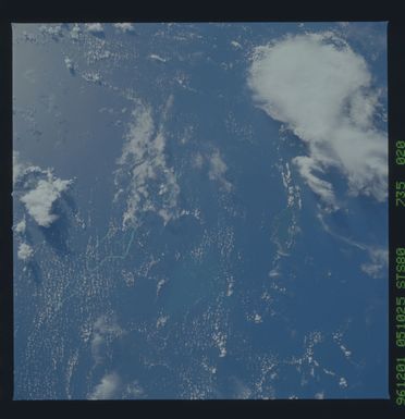 STS080-735-020 - STS-080 - Earth observations taken from Space Shuttle Columbia during STS-80 mission